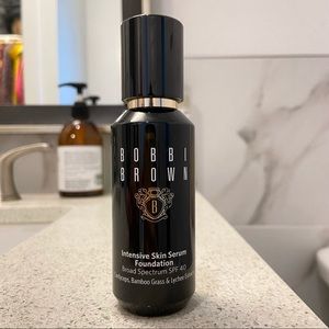 Bobbi Brown Intensive Serum Foundation N042 Beige SPF 40